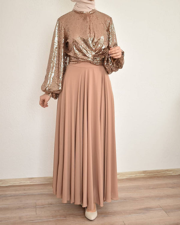 ⁨طقم بني توب لماع