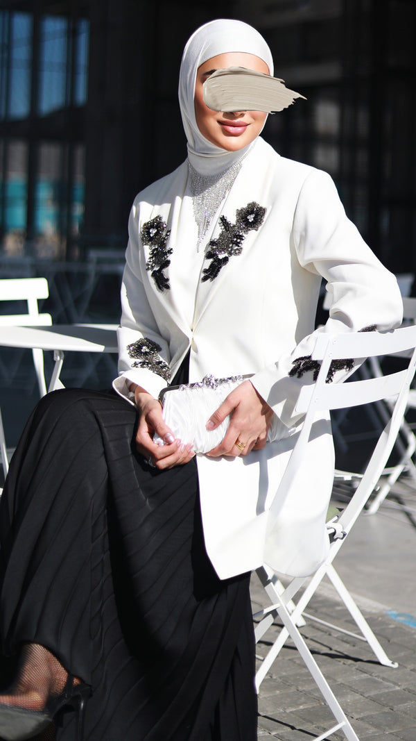 ⁨بليزر العيد ابيض⁩