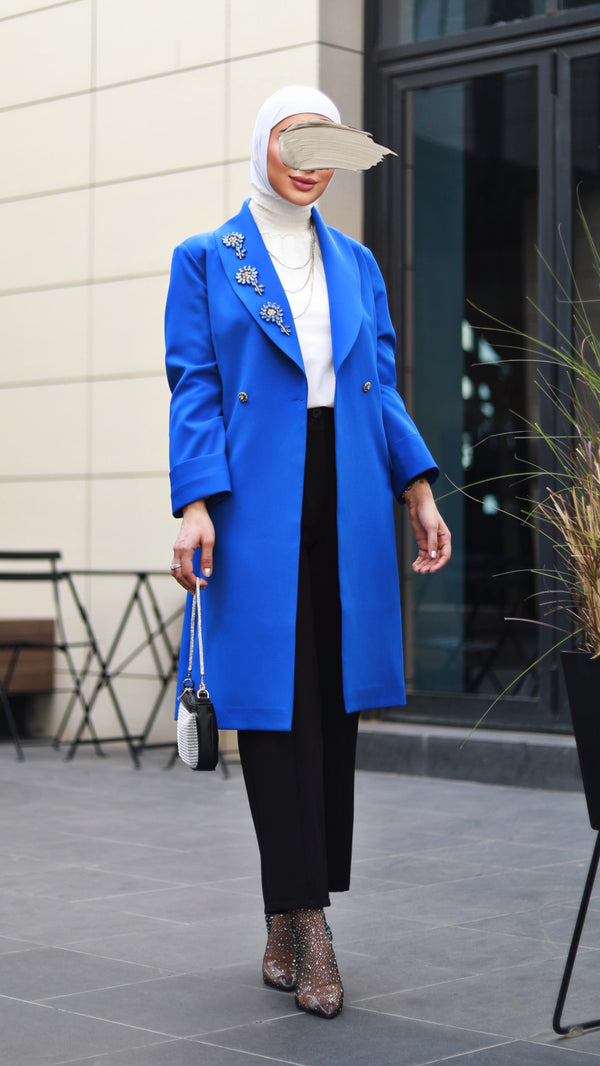 ⁨⁨بليزر طويل عليه كريستال ⁩⁩