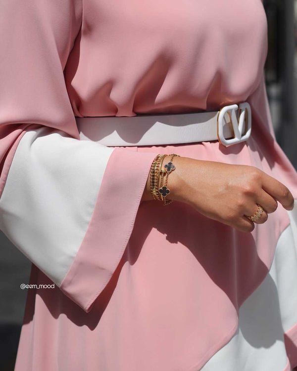 ⁨توب وردي مع لاين ابيض⁩