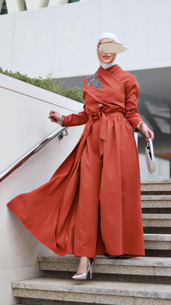 ⁨⁨⁨⁨جمب سوتCARAMEL مع نقشة عالكتف⁩⁩⁩⁩