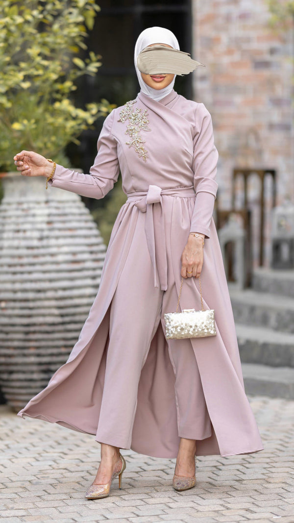 ⁨⁨⁨⁨جمب سوت NUDE مع نقشة عالكتف⁩⁩⁩⁩