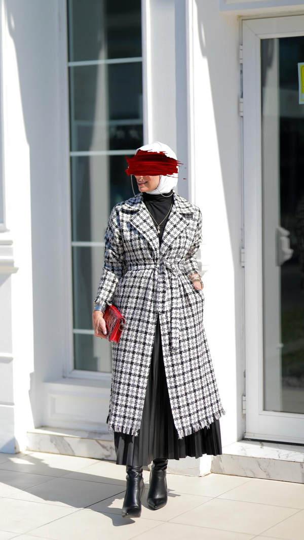 ⁨⁨⁨طقم جاكيت كاروهات مع تنورة سودة جلد بليسيه⁩⁩⁩